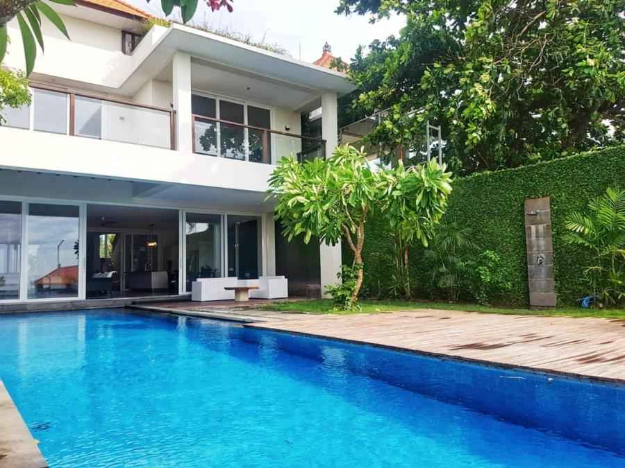Villa dijual di Kuta Bali